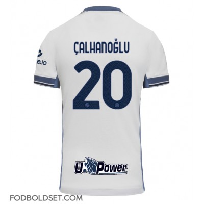 Inter Milan Hakan Calhanoglu #20 Udebanetrøje 2024-25 Kortærmet Inter Milan Hakan Calhanoglu #20 Udebanetrøje 2024-25 Kortærmet